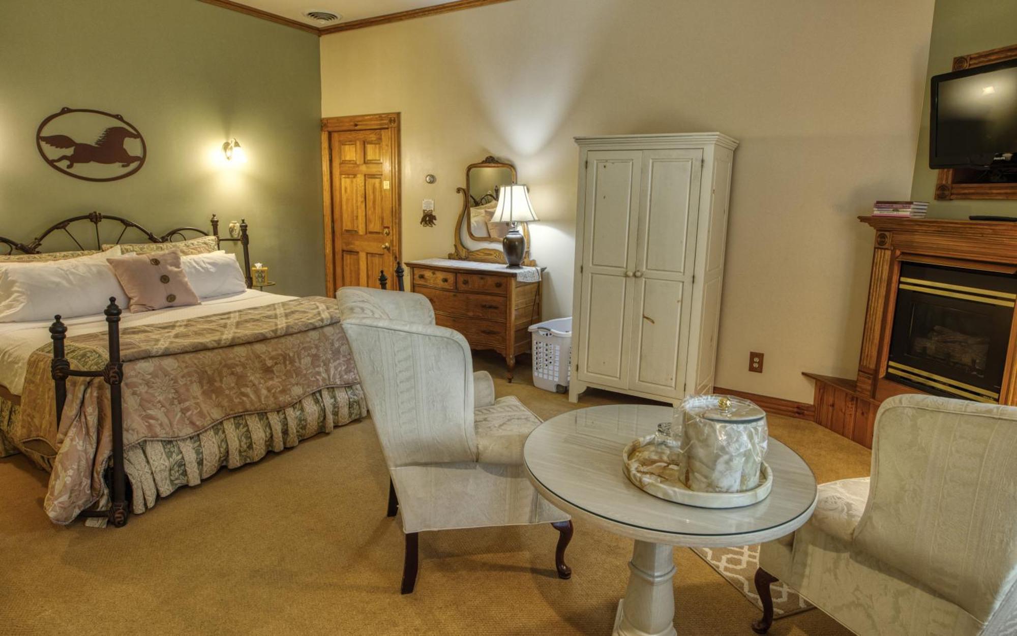 Rockwell Falls Inn And Wine Bar レイク・ルザーン 部屋 写真