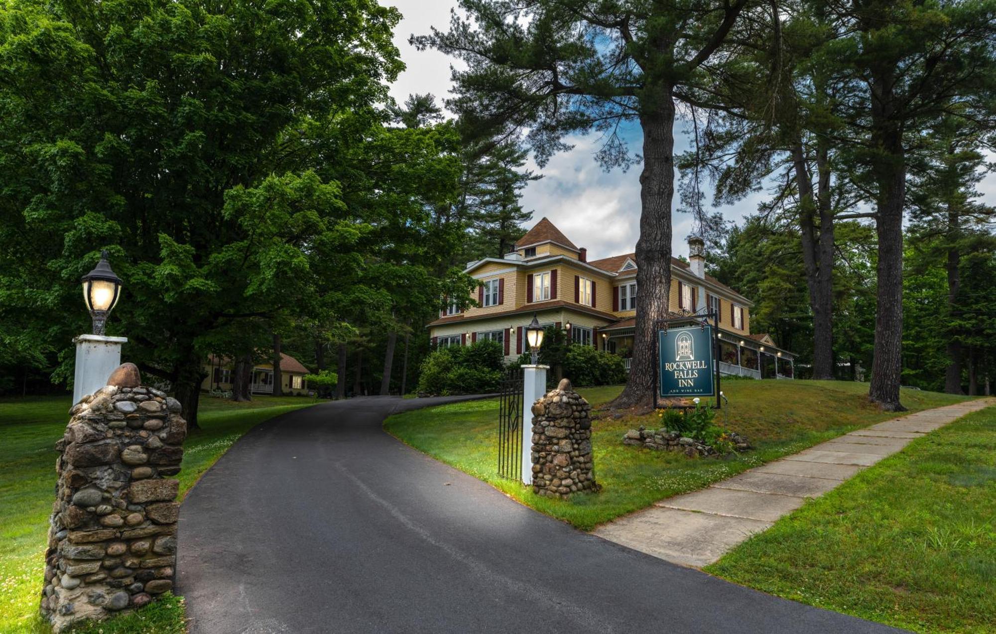 Rockwell Falls Inn And Wine Bar レイク・ルザーン エクステリア 写真